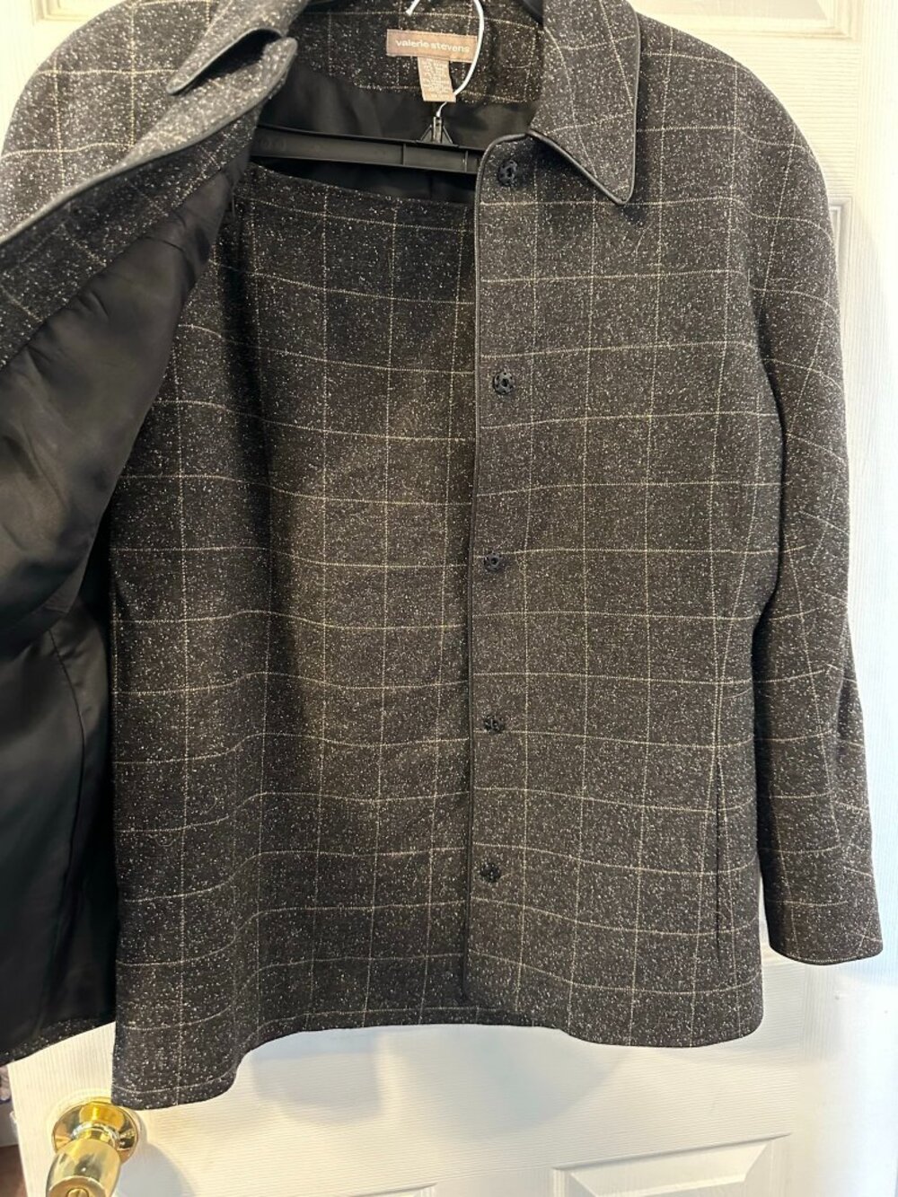 Valerie Stevens Vintage Gray Patterned Wool/Silk Blend Skirt Suit Set.  Size 12.